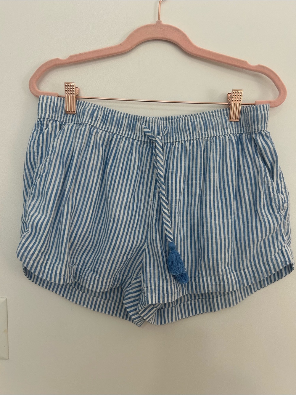 Vineyard Vines Women’s M Blue Stripe Pull On Shorts Coastal Preppy Tassel